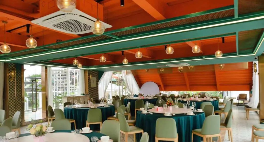 日本料理将色彩碰撞到底，看这家深圳餐饮空间设计如何诠释独特的摩洛哥风情